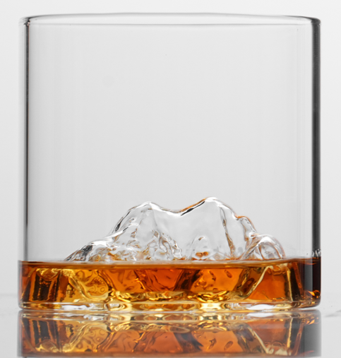 Khustup — the mountain that watches over Syunik, held close by Armenians as a symbol of resilience and quiet strength. Each glass in this collection is handmade to honor its rugged spirit.