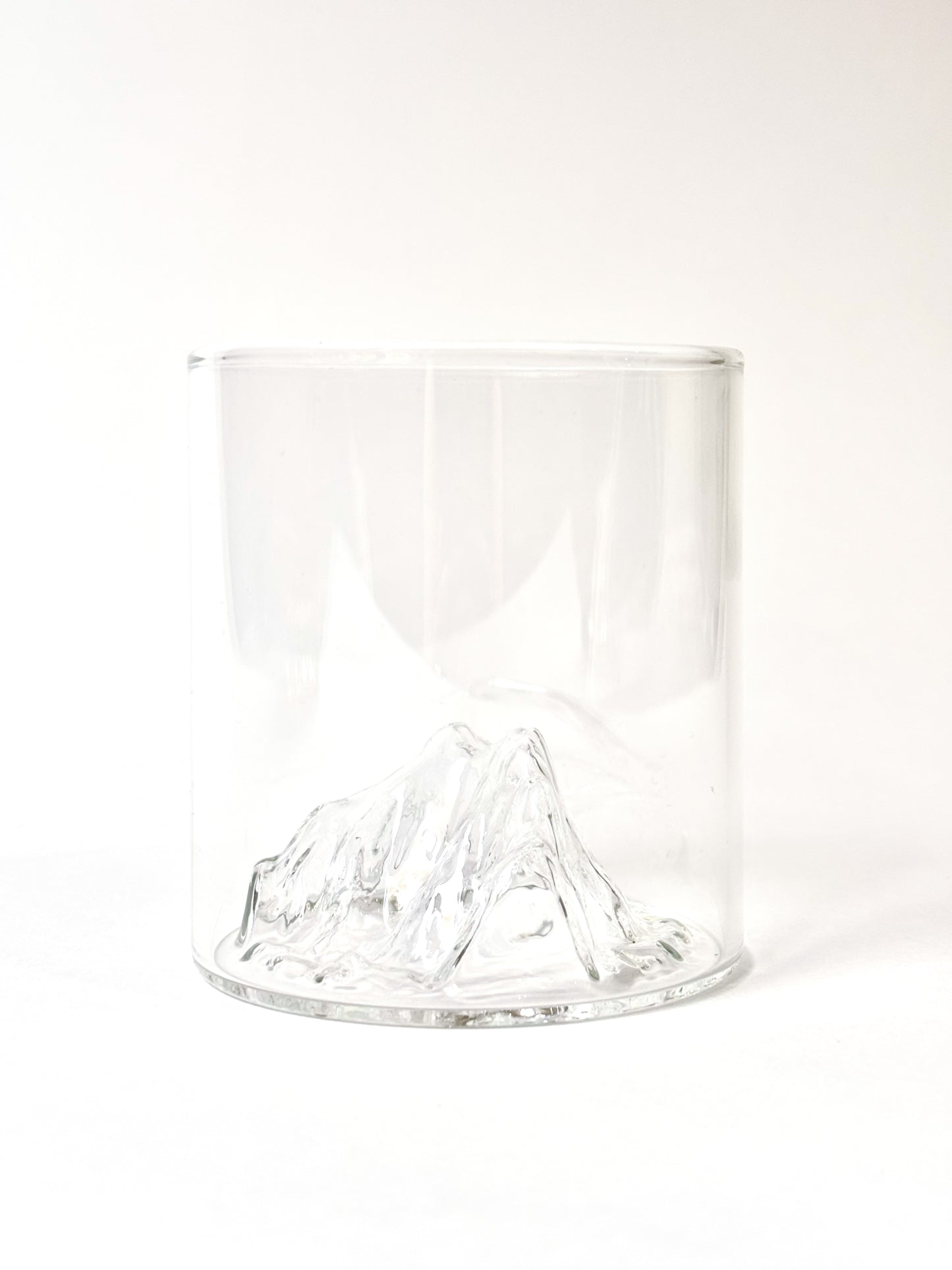 The Khustup Mountain Glass —The Legend of Syunik