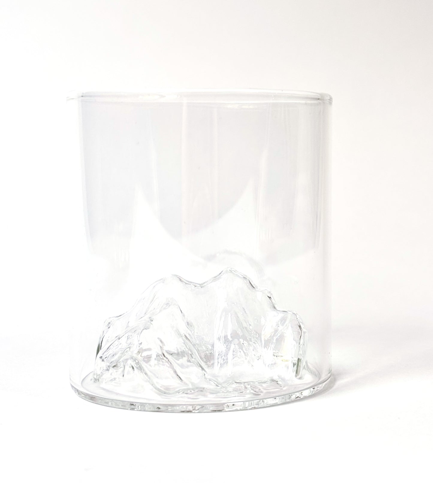 The Khustup Mountain Glass —The Legend of Syunik